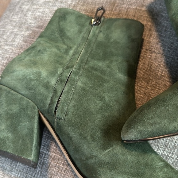 Botkier Women's green  Toe Suede Mid Heel Ankle Boot Bootie - Picture 11 of 11